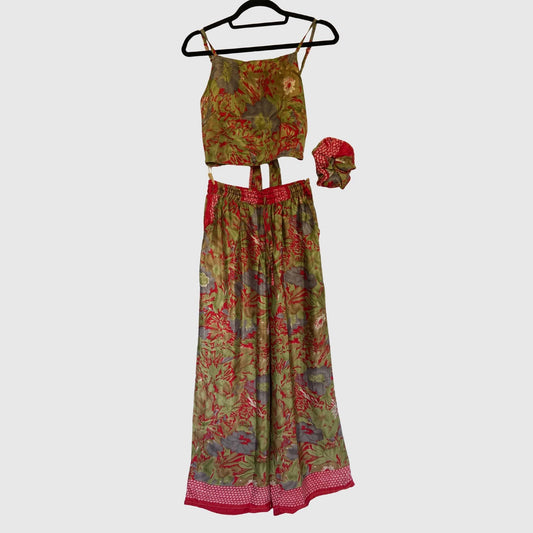 Upcycled Set aus Wickeltop und Palazzo-Hose aus Sari-Stoff in Bunt, Vorderansicht