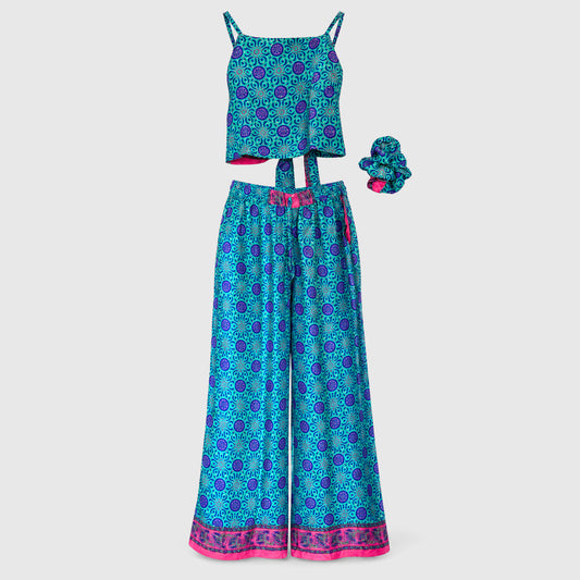 Upcycled Set aus Wickeltop und Palazzo-Hose aus Sari-Stoff in Türkis & Blau, Vorderansicht
