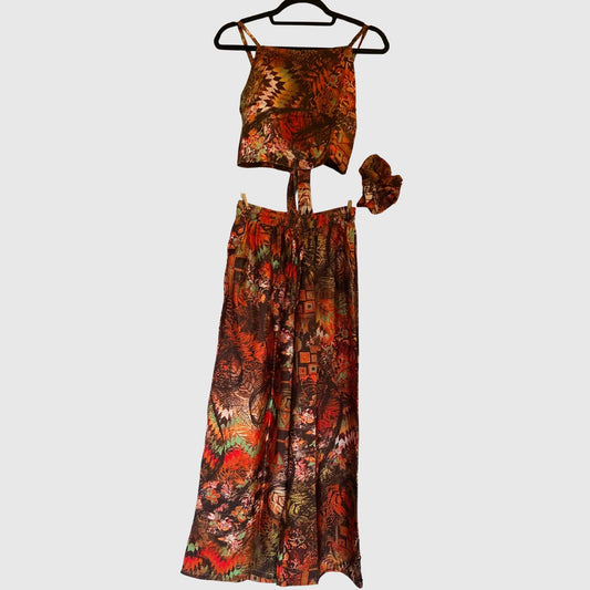 Upcycled Set aus Wickeltop und Palazzo-Hose aus Sari-Stoff in Rosa & Schwarz, Vorderansicht
