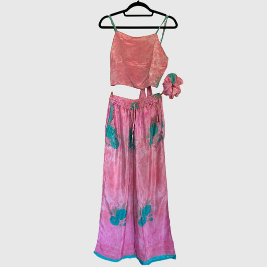 Upcycled Set aus Wickeltop und Palazzo-Hose aus Sari-Stoff in Rosa & Türkis, Vorderansicht